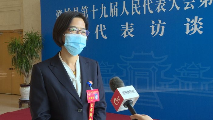 党艺英.png