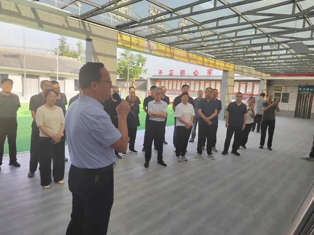 安里镇：澄城县文艺界人士走进安里镇开展采风活动