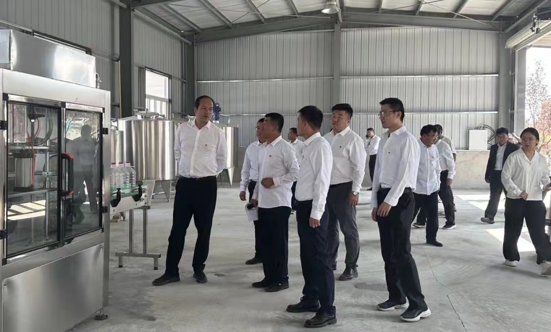 寺前镇：组织人大代表观摩全镇高质量产业发展情况